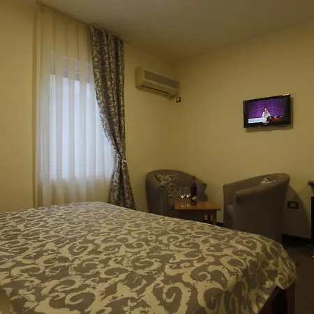 Tara Guest house *